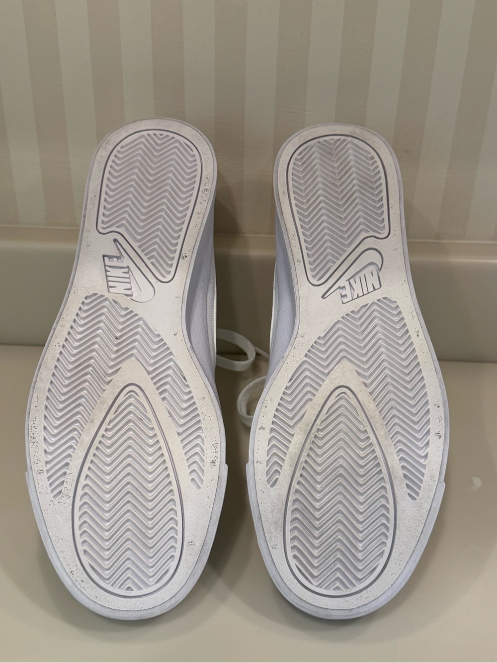 Nike Women's Court Royale Canvas Sneakers CD5405-101 - Picture 15 of 16